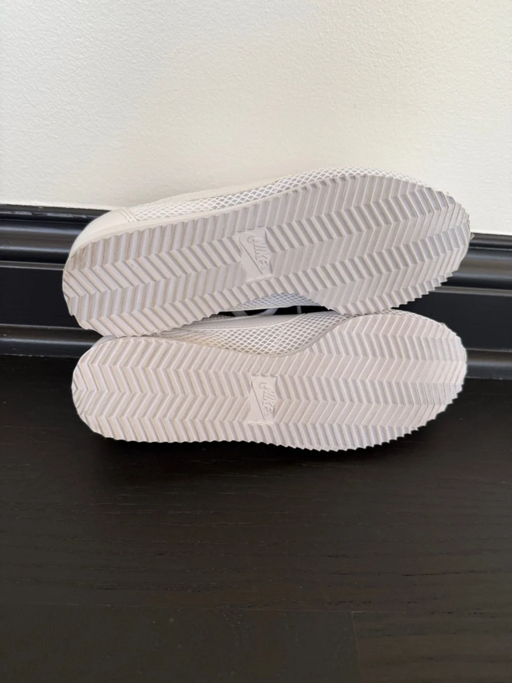 Nike White Low-Top Mesh daybreak Sneakers - Picture 7 of 8